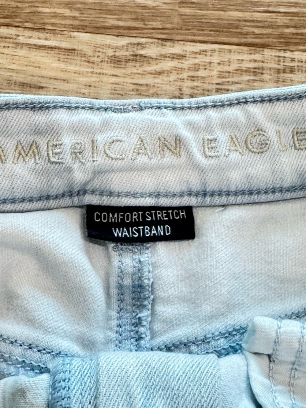 American Eagle Tie Dye Denim Shorts High Rise Frayed Hem Size 8 - Picture 3 of 4